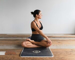 Pratiquer le yoga postnatal pour retrouver la ligne et la forme